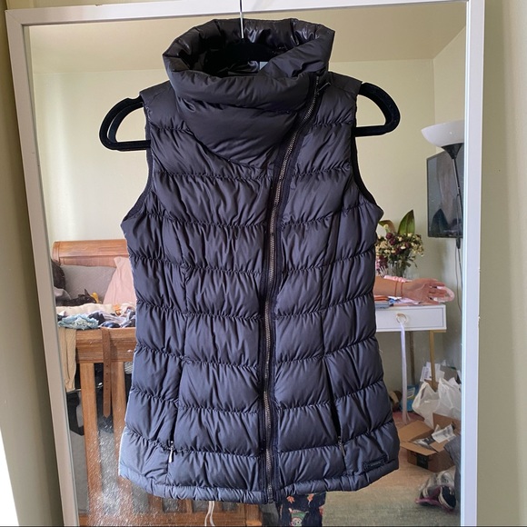 Athleta Asymmetrical zip puffer vest - Picture 2 of 3
